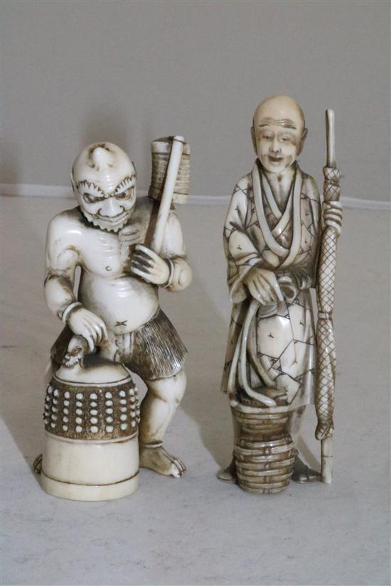 Two Japanese ivory figures, Meiji period, 10.3cm